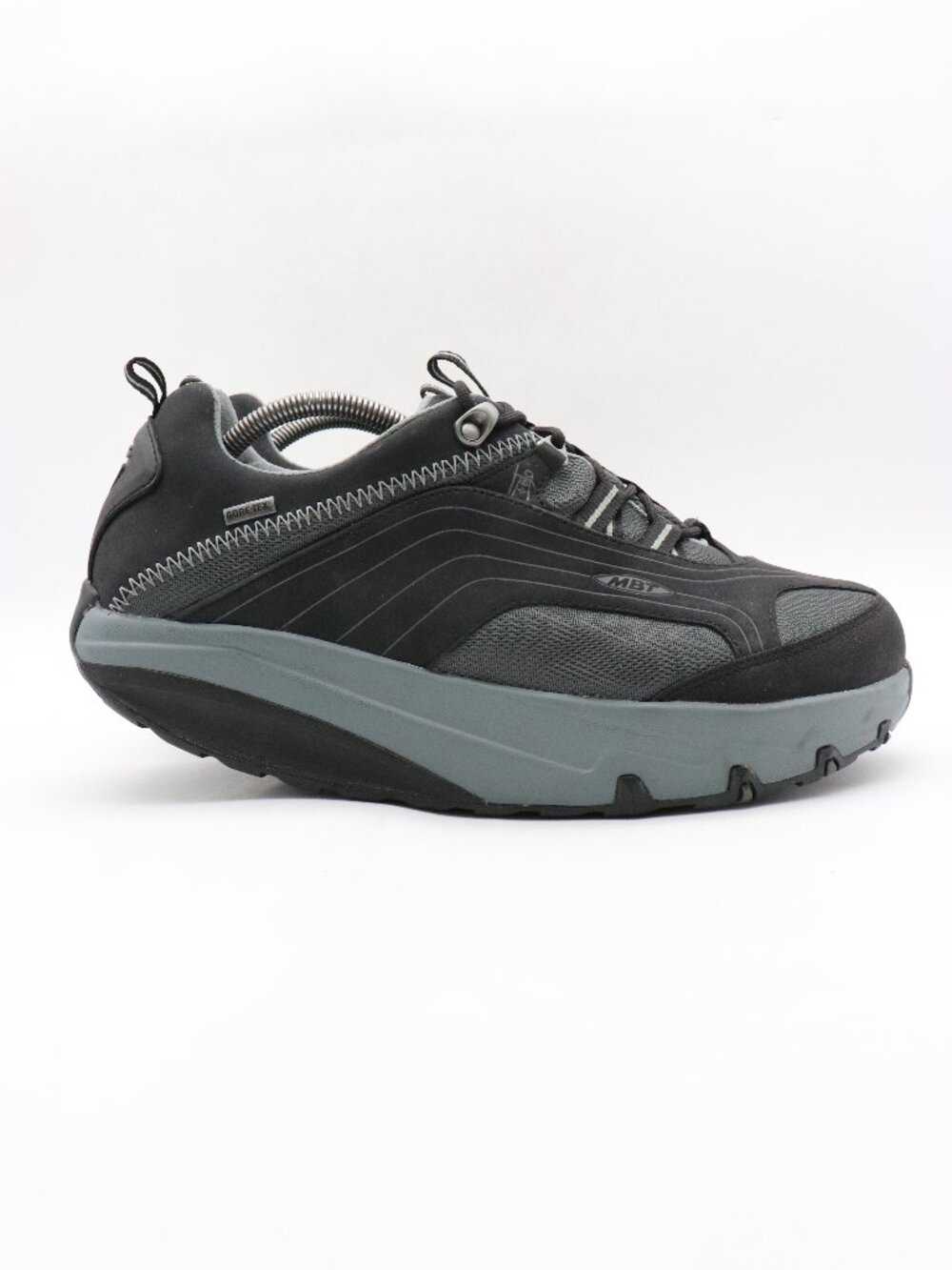 NWOB MBT Chapa Gore-Tex Walking Shoes Men's Size 11.5 Black Waterproof Sneakers